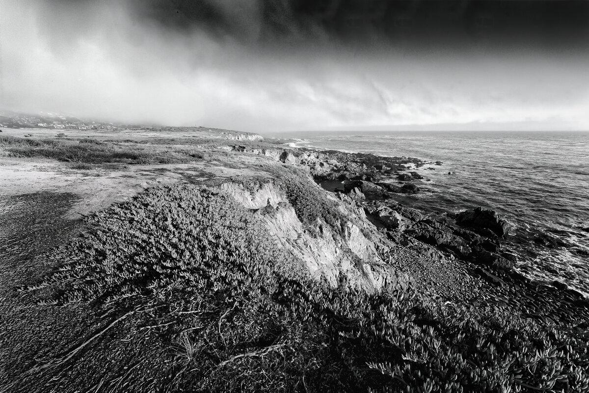 Coastal Vista: Sweeping Marine Layer at Cambria