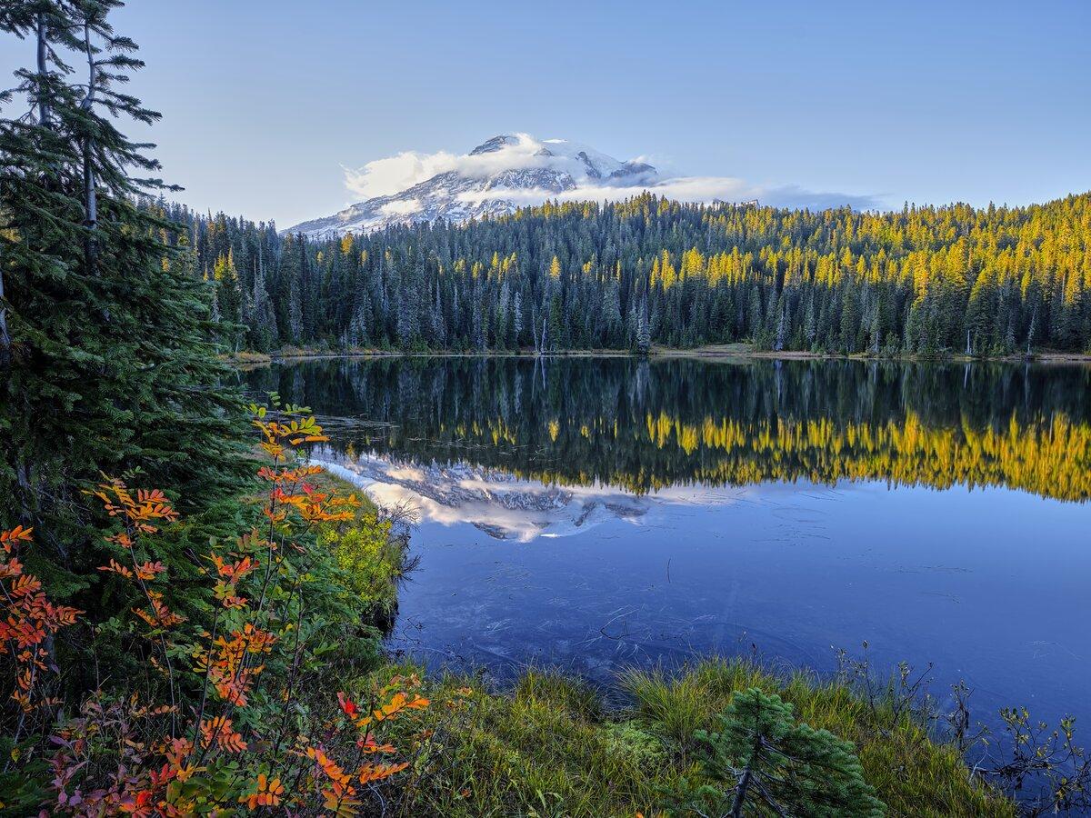 Mount rainier and Reflection Lake