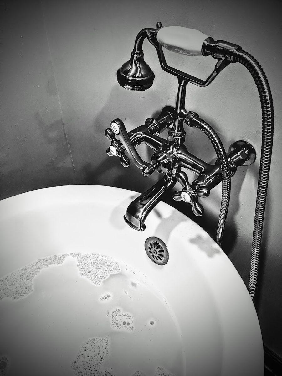 Faucet Black and White