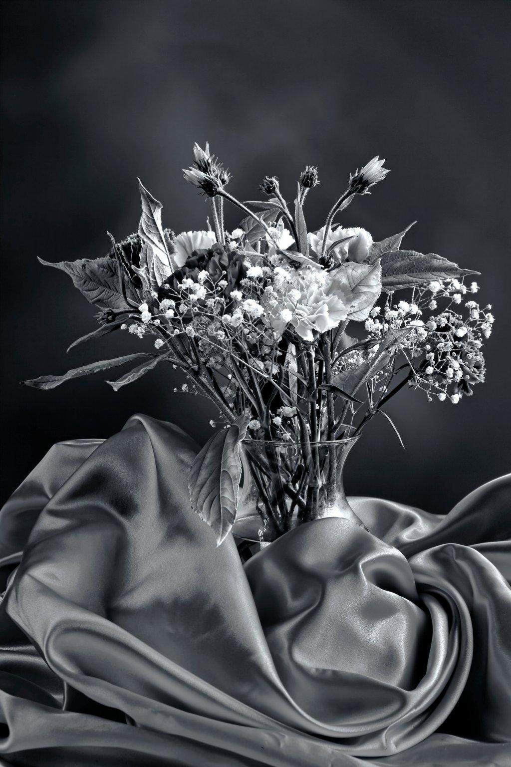 B&W of carnation bouquet