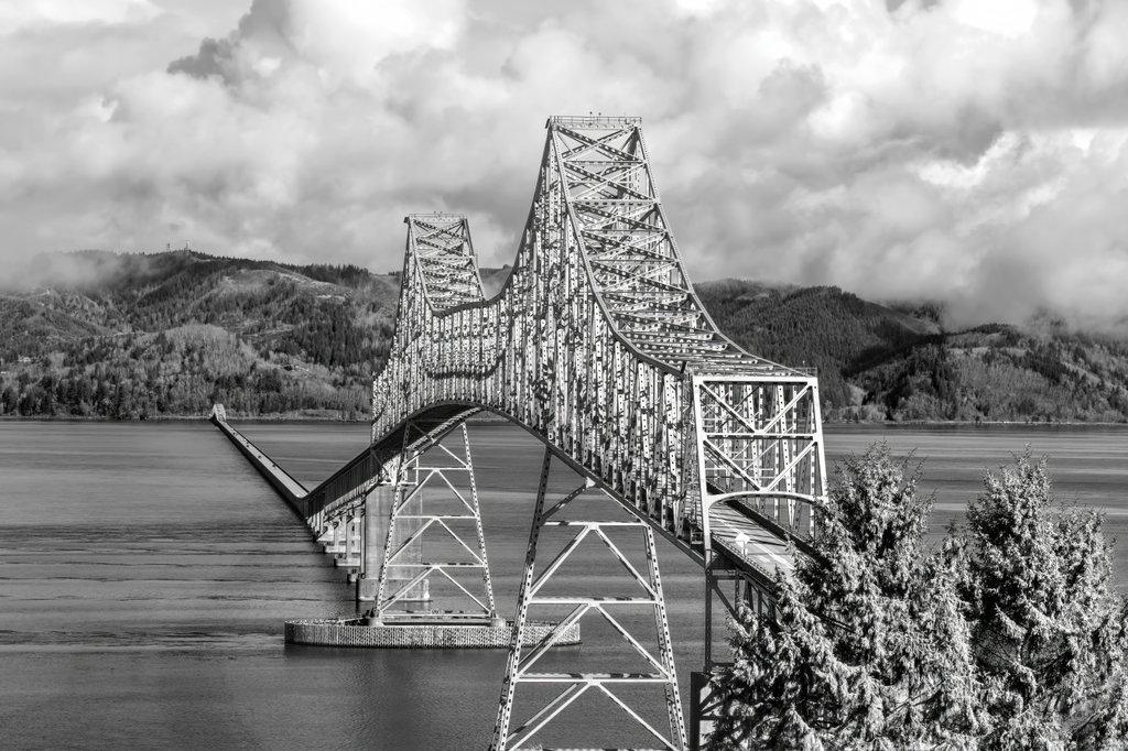The landmark Astoria-Megler Oregon bridge